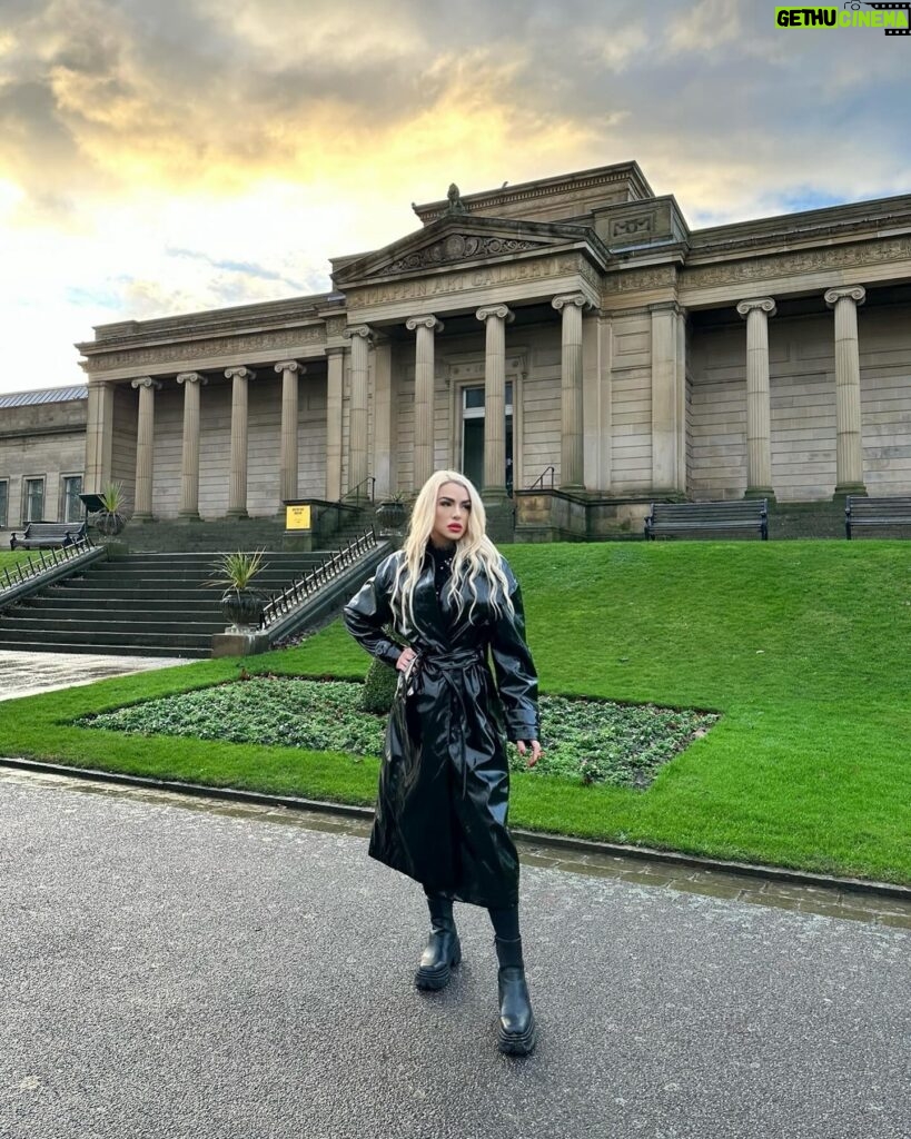 Stella Mizeraki Instagram - Weston park museum ❤️