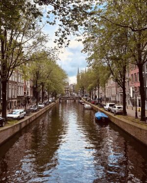 Steph Tolev Instagram - My actual word! What a delightful trip that was! @jeffersonmcdonald4real and I had QUITE the time exploring Amsterdam & London. I can’t thank the people who came out to the shows enough you really made this Canadian filthy pig feel at home. I also need to thank @jeffersonmcdonald4real for opening up the shows perfectly and getting them all juiced up for me. Until next time 🇳🇱🇬🇧❤️#standup #tour #filth #couplegoals #inlove #london #amsterdam #drinks #conefries