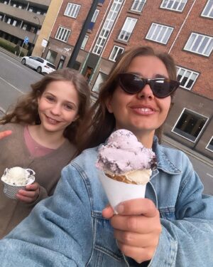 Stephania Potalivo Instagram - 🇩🇰🌞🍉🍦🌸💃🏽❤️