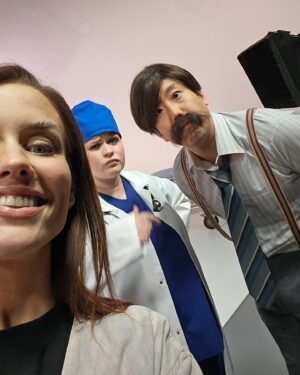 Stephanie Bendixsen Instagram - Back at the ABC with old mate today for some chaos and banter 🥰🎬 @bajostream