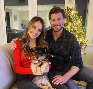 Stephanie Bennett Instagram - Happy Holidays to you and yours ✨♥️