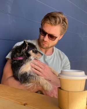 Stephanie Bennett Instagram - 🐶 ☕️ ☀️ 🌱