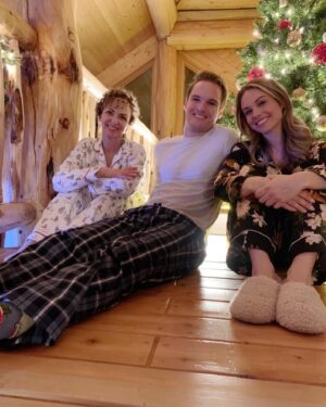 Stephanie Bennett Instagram - Life lately 💗🎬🐶☕️❄️