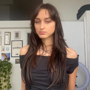 Stephanie D'Agostini Instagram - happy friday from me and my amazon extensions