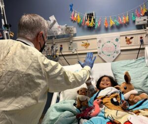 Stephanie Nur Instagram - Volunteered with an excellent non profit @onceuponaroom 
We decorated sweet Sarah’s room at the UCLA Children’s Hospital @uclamch with her favorite things so she can feel more at home in her hospital room for her long stay. Such a feisty, bright, kind girl. And what a fighter! These kids inspire me. 

I highly recommend volunteering for this heartfelt initiative. Contact @onceuponaroom