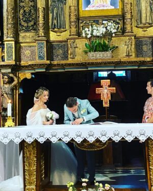 Stéphanie Pareja Instagram - 💒J’ai marié mon fils. 🤍🫶🤍
Cette  phrase est dingue….😳🤣 
quelle chance de pouvoir vivre ce moment si précieux pour mes loulous et pour nous tous. @manon_bsrs♥️@jules.flying♥️ 

Merci Ralf et merci à ton équipe si adorable pour l’accueil, l’organisation, la bienveillance  dans un écrin de ouf ! 
  @villa.165 ✨un paradis créé pour réaliser ses rêves ☺️
🤍🫶🤍
.
@rosemrd