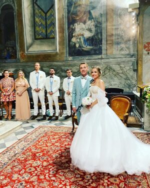 Stéphanie Pareja Instagram - 💒J’ai marié mon fils. 🤍🫶🤍
Cette  phrase est dingue….😳🤣 
quelle chance de pouvoir vivre ce moment si précieux pour mes loulous et pour nous tous. @manon_bsrs♥️@jules.flying♥️ 

Merci Ralf et merci à ton équipe si adorable pour l’accueil, l’organisation, la bienveillance  dans un écrin de ouf ! 
  @villa.165 ✨un paradis créé pour réaliser ses rêves ☺️
🤍🫶🤍
.
@rosemrd