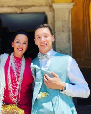 Stéphanie Pareja Instagram - 💒J’ai marié mon fils. 🤍🫶🤍
Cette  phrase est dingue….😳🤣 
quelle chance de pouvoir vivre ce moment si précieux pour mes loulous et pour nous tous. @manon_bsrs♥️@jules.flying♥️ 

Merci Ralf et merci à ton équipe si adorable pour l’accueil, l’organisation, la bienveillance  dans un écrin de ouf ! 
  @villa.165 ✨un paradis créé pour réaliser ses rêves ☺️
🤍🫶🤍
.
@rosemrd