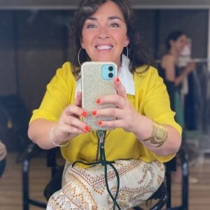 Stéphanie Pareja Instagram - « Enquête parallèle » réalisée par @stephaniepillonca 💖
Avec la pétillante et talentueuse  @florence.pernel 
L’excellent @medi.sadoun et bien d’autres….
Un tournage rempli d’amour,  de rire, la joie de créer ensemble ! Je joue une prêteuse sur gage 😅 quel régal cette séquence! 😍
 🎬 Samedi 9 décembre 21h05
 @france3🌸 
.
@agenceplaytime 
@brain.productions
@francetelevisions