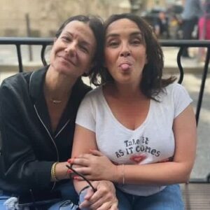 Stéphanie Pareja Instagram - « Enquête parallèle » réalisée par @stephaniepillonca 💖
Avec la pétillante et talentueuse  @florence.pernel 
L’excellent @medi.sadoun et bien d’autres….
Un tournage rempli d’amour,  de rire, la joie de créer ensemble ! Je joue une prêteuse sur gage 😅 quel régal cette séquence! 😍
 🎬 Samedi 9 décembre 21h05
 @france3🌸 
.
@agenceplaytime 
@brain.productions
@francetelevisions