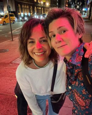 Stephanie Szostak Instagram - NYC Joes Pub, Fish n’ Chips, aaaaaaaaand I finally got to see @cameronesposito do her stand-up!!!! You made me laugh so goooood and you touched me heart you gorgeous soul 😘❤️😂