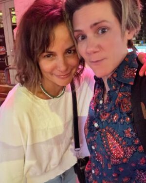 Stephanie Szostak Instagram - NYC Joes Pub, Fish n’ Chips, aaaaaaaaand I finally got to see @cameronesposito do her stand-up!!!! You made me laugh so goooood and you touched me heart you gorgeous soul 😘❤️😂