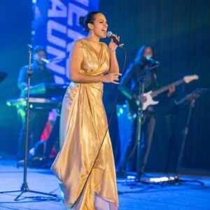 Stephanie Siriwardhana Instagram - Had the BEST time Hosting & Singing at the Legends Cricket Trophy Gala Dinner Night! 🥰♥️

Can't wait for the tournament to kick off on the 8th! 🏏 🥳 Stay Tuned!! 🤩
.
#cricket #cricketlovers #legendscrickettrophy #cricketsrilanka #srilanka #srilankacricket #cricketindia #indiacricket #games #honour #gentlemen #legends #legend #excited #staytuned #sport