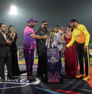 Stephanie Siriwardhana Instagram - Loved hosting the Grand Opening of the Legends Cricket Trophy Season 2! Women power on stage 💪🏾🥰🎤🏏🤩 💃
.
💍- Aquamarine & Diamond Set by @puregoldbytiesh 
👗- @michael_wijesuriya_ 

#cricket #cricketlovers #lct #legends #trophy #love #srilanka #tiesh #puregoldbytiesh