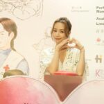 Stephy Tang Lai-Yan Instagram - 紅十字會5.8愛心日❤️ 請大家都多多支持紅十字會 今日起去又一城仲可以欣賞展覽及玩體驗遊戲 快d一齊將愛心傳開去♥️♥️♥️ #香港紅十字會 #58愛心日 #派心心 #派心都會出賣年齡 #小心 😆😆😆