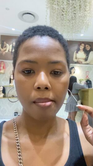 Sthandile Nkosi Instagram - NEW HAIR DON’T CARE. 

Thank you @thesanhair for making look irresistible for the SAFTAs and auditions. 

#newhair #wig #thesanhairfourways #actress #auditions #saftas #girlie #change #transform #instareel #water