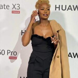 Sthandile Nkosi Instagram - ✮B L O N D E S  H A V E  F U N✮

📷: @monicakobo 

#huawei #huaweip60pro #huaweimatex3 #sthandilenkosi #actress #influncer #event #blondehair #chic
