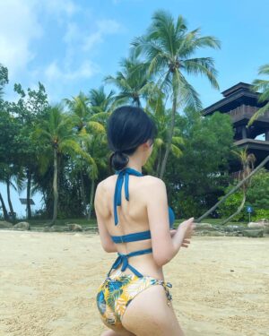 Suan Chen Instagram - 💙🌼