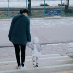 Suan Wang Instagram - 關於生完骨盆會變大這件事是真的， 因為我是自然產， 生完之後照理說骶骨跟尾骨因為寶寶要出來， 都會打開～ 但照理來說，會慢慢恢復。 但是～ 我的這兩位朋友卻都沒有歸位😂 所以導致我坐著的時候， 整個下盤會非常不對勁！ 正坐會痛，側坐會酸，躺著會超痠… 當初在哺乳的時候， 好幾次都是 @sitingcare 緊急拯救了我的塞奶問題。 知道她們也有物理治療 @lunluncare 我立刻預約請她們拯救我的骨盆， 她們的物理治療師真的很厲害， 馬上讓我的骶骨跟尾骨歸位！ 我當天回家坐著就不酸痛了。 重點是她們也把邵翔的陳年舊傷給治好， 讓我超級感動的❤️ 總之， 下一胎我還是會找 @sitingcare 當我最棒又最專業的大幫手❤️ 大家真的遇到問題， 都可以找專業的 @lunluncare 來幫助妳們！ 剛成為新手媽媽身體上有所變化， 是我們招架不住的， 這時候就需要專業又超有經驗的， 幫忙解決身體改變的困擾。