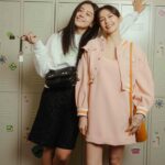 Suan Wang Instagram - 回到學生時代的樣子蒞臨 SS24 Longchamp University 好久沒有參與派對 但有聽草東沒有派對 整裝變成美術系剛入學的時髦資優生 參加 Longchamp春夏季新系列歡樂入學派對 #媽咪今天放風一下下 @longchamp #LongchampSS24 #LongchampUniversity 📷 @rockykao456