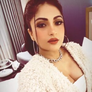 Subholina Sen Instagram - Finally the mid November to mid December schedule comes to an end ! Hardly any sleep , non stop travel , over 50 flights, 16 shows , the best musicians , sooo much fun, lots of glam , lots of memories ♥️♥️♥️. Here are some moments 
So blessed and thankful to have chosen this passion of mine and so grateful for the rewards ! Lots of love and prayers for everyone . Have a great December ♥️♥️♥️🥳