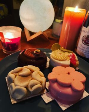 Subholina Sen Instagram - I had such a fun birthday this year ! What’s in the mix ? A couple of Japanese restaurants , lots of Sushi , 6 mini cakes 🍰 🩷❤️ Thanks for making it Happen @curlyrover . If not for you, I’m pretty sure I would’ve done nothing 🤣🤦🏻‍♀️ Also huge thanks to @karandazpaul @bisshodey @rapperkavira for the surprise cakes ❤️❤️ And of course, each and everyone who wished me on Instagram , Facebook and personally ! Each and every one of your wishes means a lot And made the day so so special ❤️🩷 I want to thank everyone wholeheartedly for sending me such positive energies and wish you all lots of love and luck too 🌹💐🌸🌺