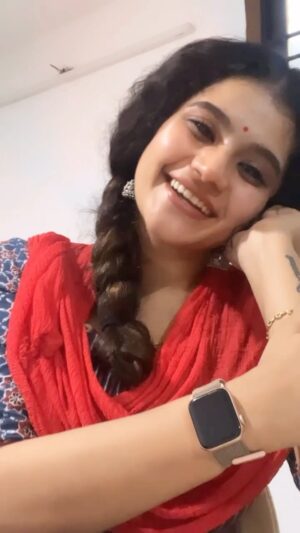 Subiksha Kayarohanam Instagram - Vaa vaathi ❤️

Accessories @our_dazzling_earrings