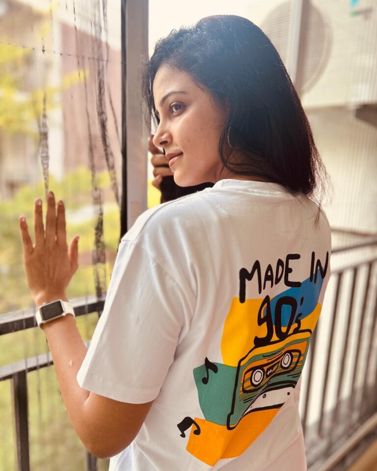 Subiksha Instagram - *Yes! 90’s kids are fluent in silence when #chandramukhi is back* ❤️ #chandramukhi2 Audio releasing tomorrow 🤩 Ready uh? #chandramukhi2audiolaunch Checkout @graphicouch to purchase these amazing tshirts🤩✌🏻 👇🏻 