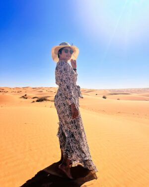 Sudeepa Pinky Instagram - Footprints in the sand🏜️,memories in the heart ❤️ 

#desertadventures #safari #oman #muscat #middleeast #sunnyholiday #travelphotography #sunkissed #makingmemories #travelgirl #letsgo

Pic credits @sri_raj6