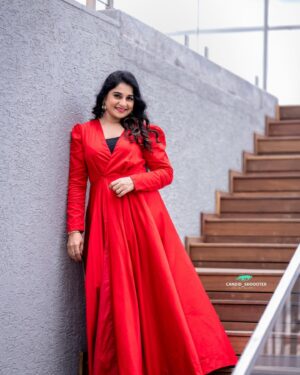 Sudeepa Pinky Instagram - ✨❤️Worry is not created by Circumstances.
It is born out of Mental weakness so..
Expect changes 
Accept changes &
Enjoy changes in life✨❤️

@pinky_sudeepaofficial
Attire : @indusuresh_p 
Mua : @swathis_makeup_academy 
Jewellery: @kriyaah002 
Pc : @candid_shoooter_