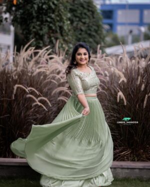 Sudeepa Pinky Instagram - Love for the pastels☘️🦚💗

Draped in enchantment and ready to steal the spotlight! Behold the mint green pleated lehenga with a pure Bandini silk blouse that exudes timeless beauty and dramatic flair✨✨

Inframe @pinky_sudeepaofficial 
Outfit  @nishpanna_couture
Mua @vinusha_makeoverartistry 
Photography @candid_shoooter_ 
Jewellery @minimore.in 

#MintGreenMagic #TraditionalElegance #BandiniSilkBeauty
#DramaticElegance #MintGreenSensation #BandiniSilkDrama
#nishpannacouture 
#pinkysudeeepa 
#trendingOotd
#mintyfreshness 
#flawlessStyle
#celebrateTradition
#FashionGoals
#nishpannacouturebyarunareddy