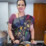 Sujatha Babu Ramesh Instagram – சிறுதானிய உணவு 😍வெள்ளை சோள இட்லி 😍இனிப்பு பணியாரம் 😍

#reels #instagram #instareels #reelsinstagram #reelsvideo #shorts #youtube #food #foodvideo #youtuber #cooking #millet #breakfast #dinner #recipe #celebrity #kitchen #saree #sareelove #sareefashion #sareecollection
 வெள்ளை சோளம், உளுத்தம் பருப்பு, வெந்தயம், உப்பு,
வெல்லம், ஏலக்காய், எண்ணெய்