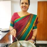 Sujatha Babu Ramesh Instagram - இவ்ளோ டேஸ்டியான பூரியா 🩷🩷🩷🩷 உருளைக்கிழங்கு ரவா பூரி #reels #reelsinstagram #reelsindia #insta #instareels #shorts #youtube #youtubevideo #shortsvideo #video #tasty #easy #lunch #breakfast #oil #dinner