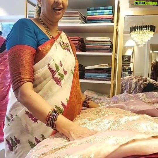 Sujatha Babu Ramesh Instagram - Saree Vlog @laperle_fash 🩷🩷🩷🩷 Semma Variety Collections... 🩷🩷🩷🩷🩷🩷