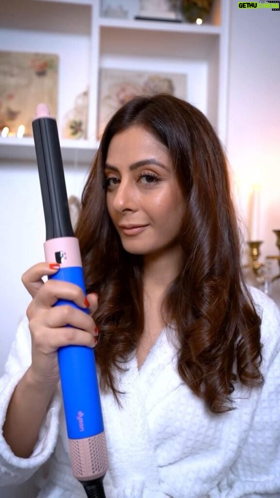 Sukhmani Sadana Instagram - This Diwali, I promised myself to spend more hours at home with my friends and family, and less at the salon. And I can only keep that promise, because i have a Dyson Airwrap at home ;) 💙 Gifted by @dyson_india #DysonIndia#DysonHair#DysonAirwrap#DysonFestiveStyling #gifted #sukhmanisadana