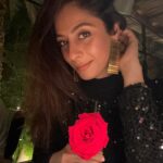 Sukhmani Sadana Instagram - A November to Remember 🌹 Decided to post pics from now on of people and places that matter. Cos life’s not just about work, modelling, collaborating and posing. Keep it real honey! Starting with myself cos …. ;) #instagram #instagood #instadaily #november #sukhmanisadana