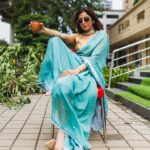 Sukhmani Sadana Instagram – Kullad wali chai anyone?
With some extra attitude on the side 😎 

#sarivibe #kulladwalichai #indiansari #roadsideshoot #chailover #streetsofindia #flavoursofindia #shoot