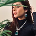 Sukhmani Sadana Instagram - 𝑯𝒆𝒆𝒓𝒂 𝒕𝒐𝒉 𝒎𝒊𝒍 𝒈𝒂𝒚𝒂, 𝑩𝒂𝒔 𝒂𝒃 𝑴𝒂𝒏𝒏-𝒅𝒊 𝒗𝒊 𝒑𝒐𝒐𝒓𝒊 𝒉𝒐 𝒋𝒂𝒂𝒚𝒆… Heera by @khuranajewelleryhouse #jewellery #heeramandi #feelitreelit #reelitfeelit #reelkaro #reelsinstagram #reelsvideo #reels #reelkarofeelkaro #reel #reelvideo #reelvideo #reelinstagram #reelindia #sukhmanisadana #instagram #instagood #instalike #instareels #reels #reelsinstagram #explore #instadaily