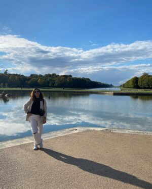 Sulagna Panigrahi Instagram - “Palace of Versailles Gardens” no camera can capture the beauty of this palace 😍😍😍😍

#versailles #palaceofversailles #versaillesgardens #history #stories #treatyofversailles #france #holiday #travellernottourist