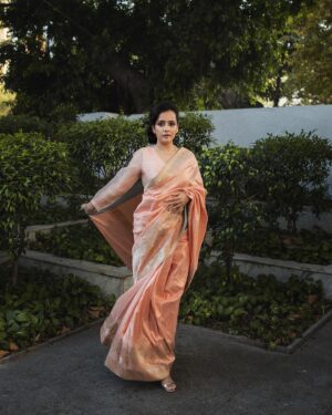 Sulagna Panigrahi Instagram - The 9-yard effect!

Sulagna Panigrahi x Raw Mango

Courtesy: @raw_mango 
HMU: @chijugarbiyal 
📸 : @pixelpaji 

#sareelove #sulagnapanigrahi #rawmango