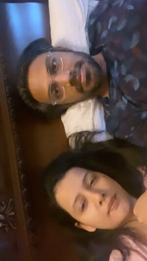 Sulagna Panigrahi Instagram - Impromptu Sawals 🤣🤣🤣 it’s all me. ALL ME ! 

Hand credit: @smrutikapanigrahi (thanks for giving us a hand )