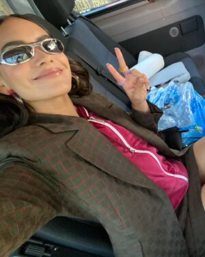 Sulem Calderon Instagram - Sneak peek from #BTS for the @afterpayusa commercial! Thank you @ganna_bogdan and the whole team for a fun experience and @skinnybonesjoans killing it with the outfits !! 💕☯️🫶🏽✨