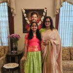 Sumalatha Instagram – ಸರ್ವರಿಗೂ ಮಕರ ಸಂಕ್ರಾಂತಿಯ ಹಾರ್ದಿಕ ಶುಭಾಶಯಗಳು. ಸೂರ್ಯನು ತನ್ನ ಪಥ ಬದಲಾಯಿಸಿ, ಹೊಸ ಹೊಳಪು ಕೊಟ್ಟಂತೆ, ತಮ್ಮೆಲ್ಲರ ಬದುಕಿನಲ್ಲಿ ಹೊಸ ಚೈತನ್ಯ ನೆಲೆಸಲಿ. ರೈತರ ಬಾಳಲ್ಲಿ ಸುಗ್ಗಿ ಹಬ್ಬದ ಸಂಭ್ರಮ ಹೆಚ್ಚಲಿ.
ಇಡೀ ವರ್ಷ ಸುಖ, ಶಾಂತಿ, ಸಂತೋಷ ಮತ್ತು ಆರೋಗ್ಯವನ್ನು ಭಗವಂತ ಕರುಣಿಸಲಿ.
Wishing all my dear friends a very happy Sankranti 

#happysankranti