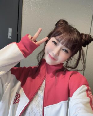 Sumire Yoshida Instagram - 消しゴムマジックで消してやるのさ！😈

#フワちゃん風ヘア
#Googlepixelで消してやるのさ
#じゃなくて
#消しゴムマジックで消してやるのさ
#だったから直したw
#すち女子