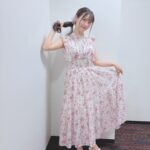 Sumire Uesaka Instagram - 夜あそびでーす！！ 連休、あけましたね〜っ！ みなさまがすこやかに過ごしせますように！！ ゲストは！！井口さんです！！わーっ！！ #上坂すみれ 衣装　@stylist_tanakaayumi ヘアメイク　@ri_sa_ku_ra_