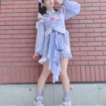 Sumire Uesaka Instagram – かようび〜！
みなさま、すこやかにお過ごしですかっ？

キンスパのお衣装お写真です〜！
1日目はお団子カバー、2日目はツインテールでしたっ！

キンスパ、あらためて本当に途方もない歴史的なお祭りでした…！！！！
アニソンの歴史、ライブの感動、素敵なものがたくさんつまった、愛しかない空間に、自分もアーティストとして並ばせていただいていることが…夢のような、不思議なような、誇らしいような！本当に、ありがとうございますっ！
またこんな幸福なステージに立てる日まで…ますます、がんばりますねっ！
9月のベストツアーもぜひぜひよろしくお願いしますっ！

アーティストのみなさまとの想い出お写真もまたのせますね〜っ！
それでは皆さま、今週もすこやかにまいりましょうね〜っ！

#上坂すみれ