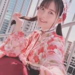 Sumire Uesaka Instagram – もくようび〜！
そして、こんにちは4月っ！！
皆さま、すこやかにお過ごしでしょうか？
新生活が始まったぞー！という方もたくさんいらっしゃると思います！いろいろ覚えたり慣れたりするのは…大変…！疲れる…！そんな生活に立ち向かっているあなたはなんて……偉大なんだ……！！！
偉大な同志に乾杯！！！！！

ちょっと遅れてしまいましたが、「ディア・パンタレイ」リリース大阪のお洋服オフショットです！
本当にお天気がよかった〜！名古屋から大阪へこのお洋服で移動していたので、道中の様子も載せておきますね！

あらためて、4月も素敵に楽しくすこやかに、まいりましょうねっ！

#上坂すみれ

衣装　@natsu_no_mizu 
ヘアメイク　@hana.freelancehm