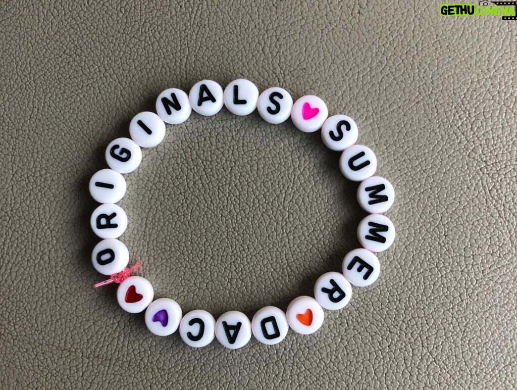 Summer Fontana Instagram - Special thank you to Daisy for this super cute bracelet!!! I love it. I really appreciate the thought and effort you gave to me, I don’t deserve it. Love you so much!!!! 🤍🤍🤍