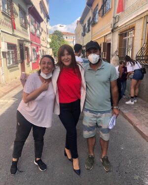 Sumru Yavrucuk Instagram - #baraj dizisi çekimleri... yönetmen @eceerdek ve@1mevzubahis huzurluyuz🌸