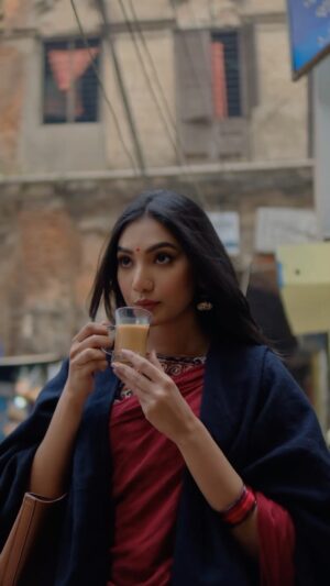 Sunerah Binte Kamal Instagram - Make the best of what the journey has to give you. ☕️ 

📸 @shakkhorrr

#chaa #tea #journey #winter